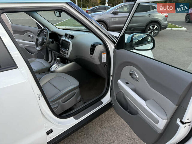 Белый Киа Soul, объемом двигателя 0 л и пробегом 149 тыс. км за 6950 $, фото 23 на Automoto.ua