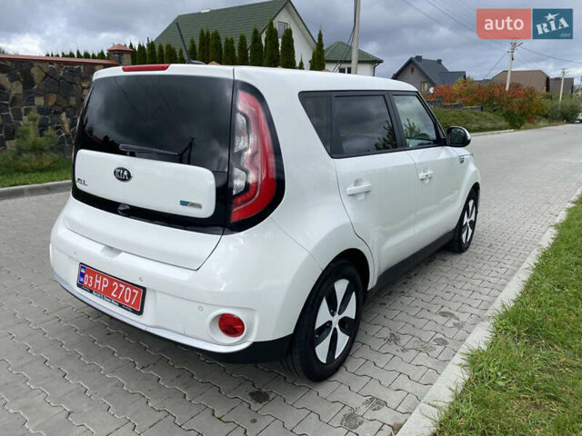 Білий Кіа Soul, об'ємом двигуна 0 л та пробігом 127 тис. км за 7500 $, фото 8 на Automoto.ua