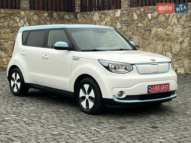 Білий Кіа Soul, об'ємом двигуна 0 л та пробігом 128 тис. км за 6750 $, фото 8 на Automoto.ua
