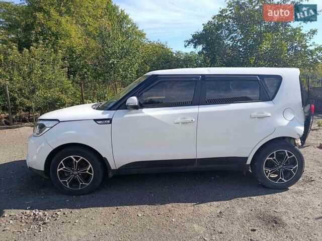Белый Киа Soul, объемом двигателя 1.59 л и пробегом 55 тыс. км за 5200 $, фото 1 на Automoto.ua