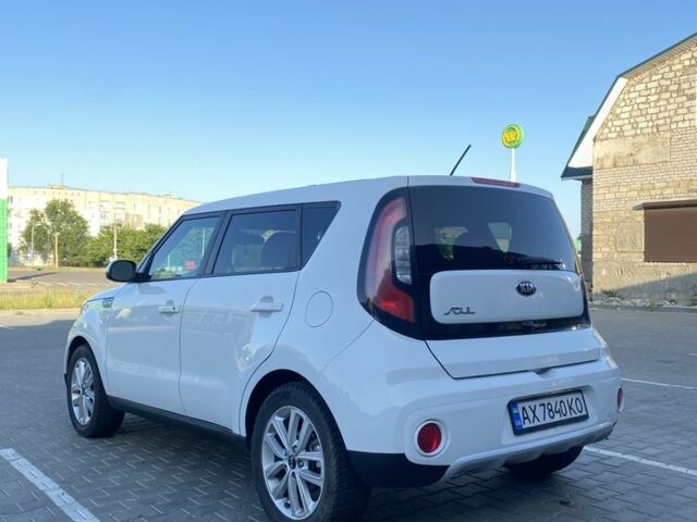 Білий Кіа Soul, об'ємом двигуна 2 л та пробігом 196 тис. км за 8900 $, фото 12 на Automoto.ua