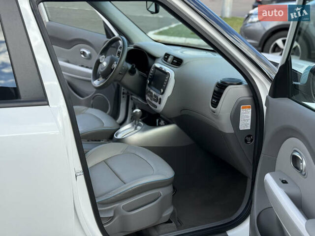 Белый Киа Soul, объемом двигателя 0 л и пробегом 149 тыс. км за 6950 $, фото 21 на Automoto.ua