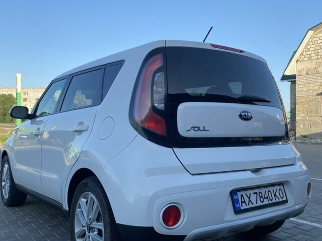 Білий Кіа Soul, об'ємом двигуна 2 л та пробігом 196 тис. км за 8900 $, фото 11 на Automoto.ua