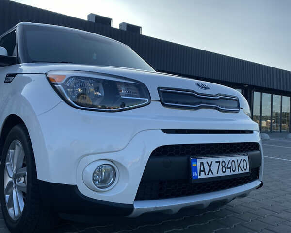 Білий Кіа Soul, об'ємом двигуна 2 л та пробігом 195 тис. км за 8600 $, фото 16 на Automoto.ua