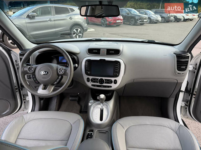 Белый Киа Soul, объемом двигателя 0 л и пробегом 149 тыс. км за 6950 $, фото 25 на Automoto.ua