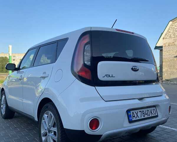 Білий Кіа Soul, об'ємом двигуна 2 л та пробігом 195 тис. км за 8600 $, фото 10 на Automoto.ua