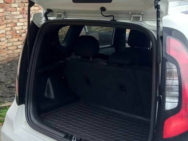 Белый Киа Soul, объемом двигателя 2 л и пробегом 130 тыс. км за 11700 $, фото 11 на Automoto.ua