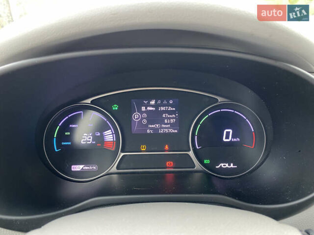 Білий Кіа Soul, об'ємом двигуна 0 л та пробігом 127 тис. км за 7500 $, фото 33 на Automoto.ua