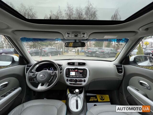 Білий Кіа Soul, об'ємом двигуна 27 л та пробігом 130 тис. км за 8500 $, фото 12 на Automoto.ua