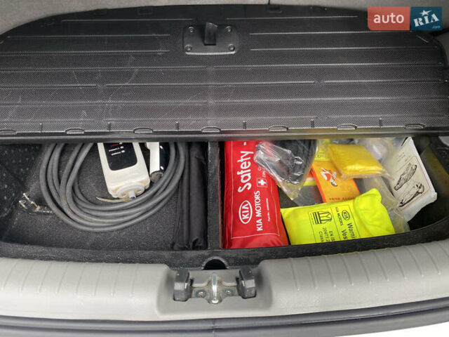 Білий Кіа Soul, об'ємом двигуна 0 л та пробігом 127 тис. км за 7500 $, фото 14 на Automoto.ua