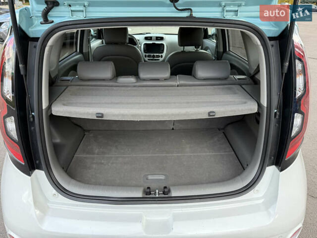 Белый Киа Soul, объемом двигателя 0 л и пробегом 149 тыс. км за 6950 $, фото 29 на Automoto.ua