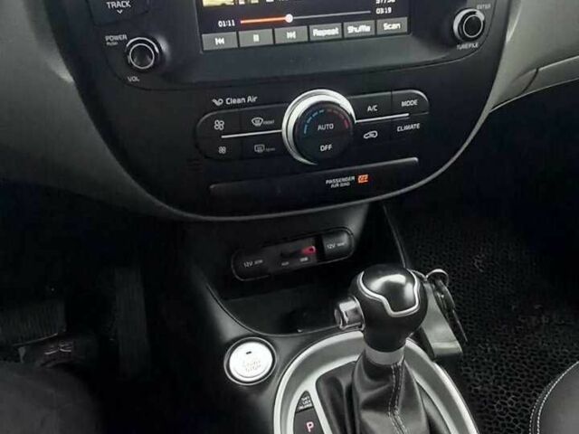 Белый Киа Soul, объемом двигателя 2 л и пробегом 130 тыс. км за 11700 $, фото 14 на Automoto.ua