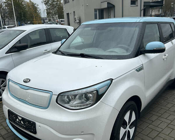 Білий Кіа Soul, об'ємом двигуна 0 л та пробігом 113 тис. км за 6900 $, фото 8 на Automoto.ua