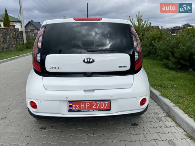 Білий Кіа Soul, об'ємом двигуна 0 л та пробігом 127 тис. км за 7500 $, фото 9 на Automoto.ua