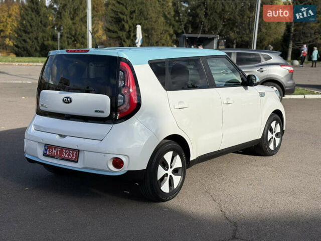 Белый Киа Soul, объемом двигателя 0 л и пробегом 149 тыс. км за 6950 $, фото 4 на Automoto.ua