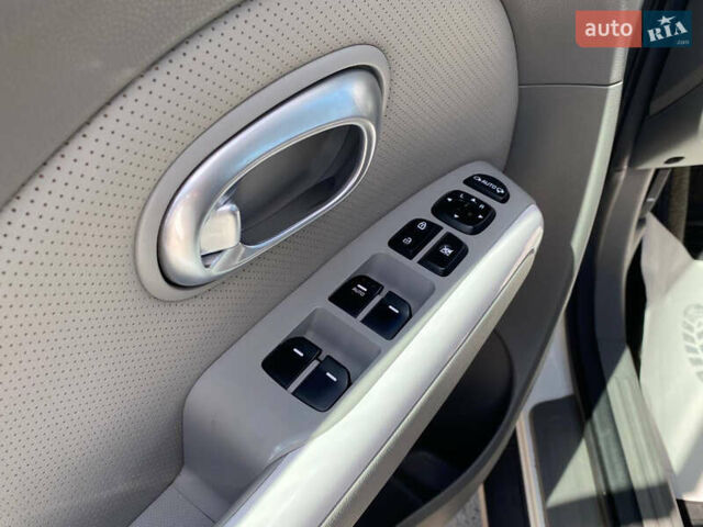 Киа Soul 2016 в Житомире на Automoto.ua Белый Киа Soul, объемом двигателя 0 л и пробегом 132 тыс. км за 7999 $, фото 16 на Automoto.ua