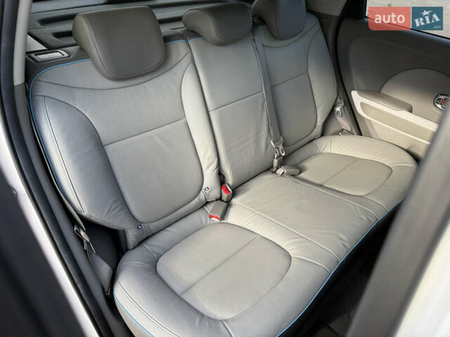 Белый Киа Soul, объемом двигателя 0 л и пробегом 149 тыс. км за 6950 $, фото 20 на Automoto.ua