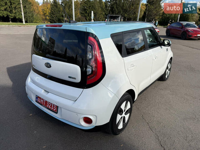 Белый Киа Soul, объемом двигателя 0 л и пробегом 149 тыс. км за 6950 $, фото 5 на Automoto.ua