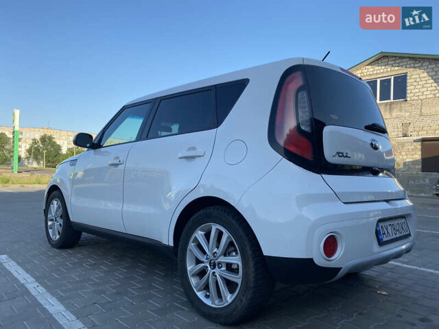 Білий Кіа Soul, об'ємом двигуна 2 л та пробігом 195 тис. км за 8600 $, фото 9 на Automoto.ua