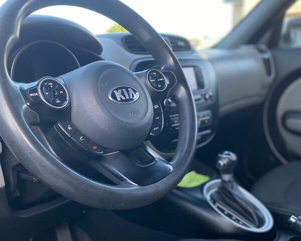 Білий Кіа Soul, об'ємом двигуна 2 л та пробігом 195 тис. км за 8600 $, фото 19 на Automoto.ua