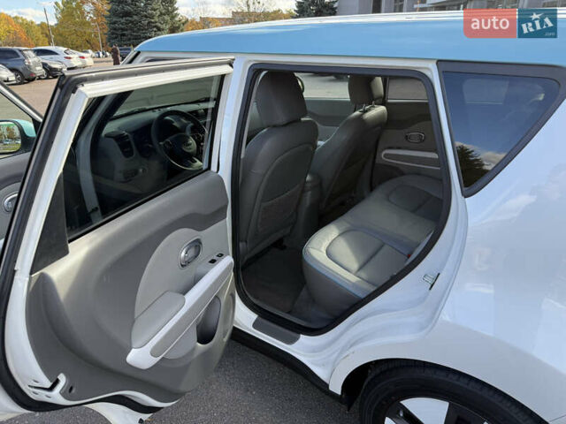Белый Киа Soul, объемом двигателя 0 л и пробегом 149 тыс. км за 6950 $, фото 17 на Automoto.ua