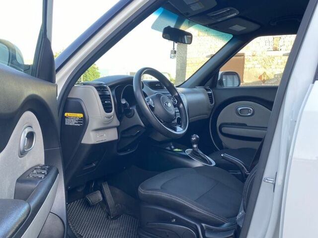 Білий Кіа Soul, об'ємом двигуна 2 л та пробігом 196 тис. км за 8900 $, фото 20 на Automoto.ua