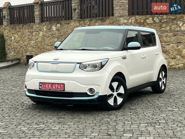 Білий Кіа Soul, об'ємом двигуна 0 л та пробігом 128 тис. км за 6750 $, фото 7 на Automoto.ua