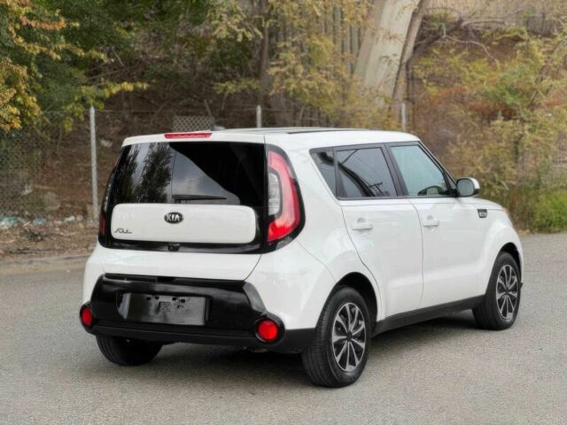 Белый Киа Soul, объемом двигателя 2 л и пробегом 72 тыс. км за 5600 $, фото 7 на Automoto.ua