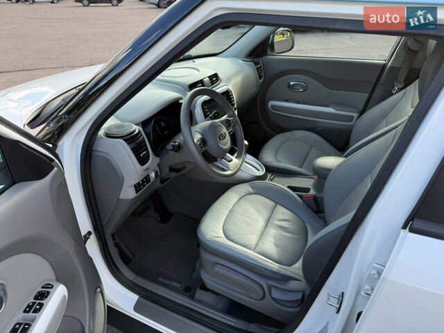 Белый Киа Soul, объемом двигателя 0 л и пробегом 149 тыс. км за 6950 $, фото 15 на Automoto.ua