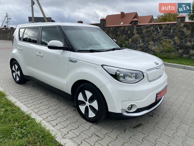 Білий Кіа Soul, об'ємом двигуна 0 л та пробігом 127 тис. км за 7500 $, фото 6 на Automoto.ua