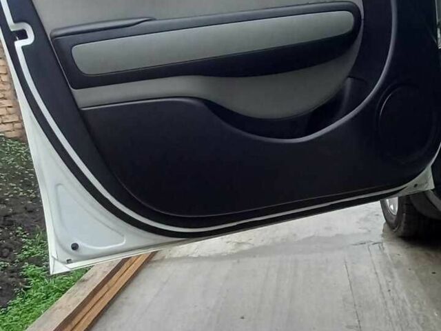 Белый Киа Soul, объемом двигателя 2 л и пробегом 130 тыс. км за 11700 $, фото 17 на Automoto.ua