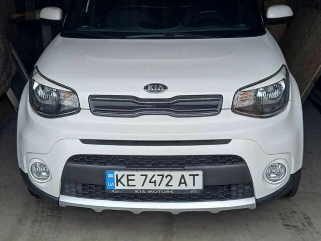 Белый Киа Soul, объемом двигателя 2 л и пробегом 130 тыс. км за 11700 $, фото 5 на Automoto.ua