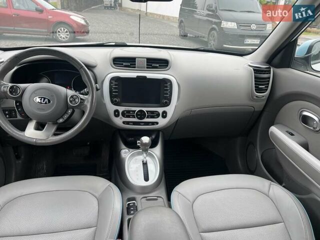 Білий Кіа Soul, об'ємом двигуна 0 л та пробігом 128 тис. км за 6750 $, фото 19 на Automoto.ua