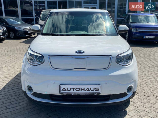 Киа Soul 2016 в Житомире на Automoto.ua Белый Киа Soul, объемом двигателя 0 л и пробегом 132 тыс. км за 7999 $, фото 1 на Automoto.ua