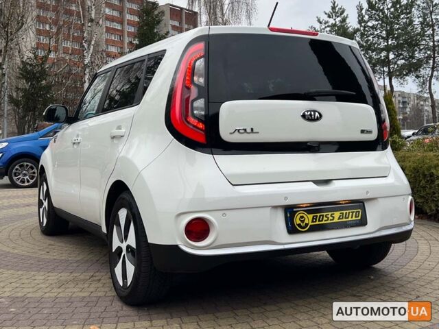 Білий Кіа Soul, об'ємом двигуна 27 л та пробігом 130 тис. км за 8500 $, фото 4 на Automoto.ua