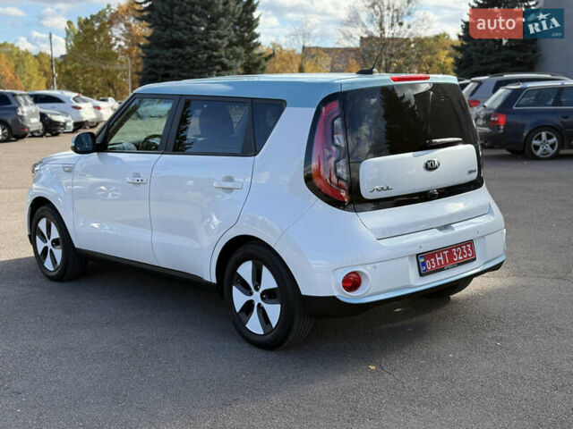 Белый Киа Soul, объемом двигателя 0 л и пробегом 149 тыс. км за 6950 $, фото 3 на Automoto.ua