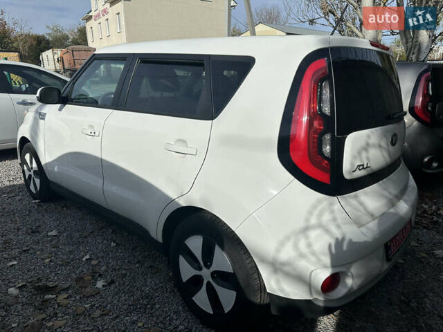 Белый Киа Soul, объемом двигателя 0 л и пробегом 112 тыс. км за 7300 $, фото 3 на Automoto.ua