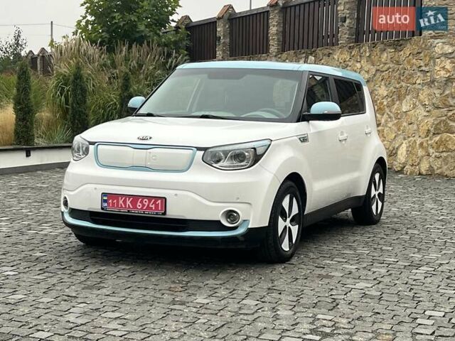 Білий Кіа Soul, об'ємом двигуна 0 л та пробігом 128 тис. км за 6750 $, фото 10 на Automoto.ua