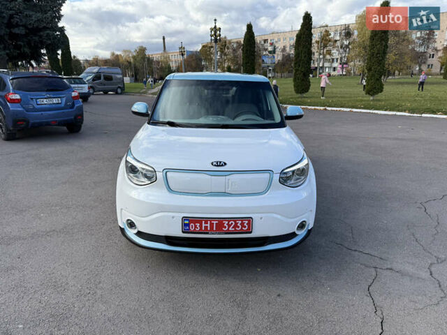 Киа Soul 2016 в Ровно на Automoto.ua Белый Киа Soul, объемом двигателя 0 л и пробегом 149 тыс. км за 7250 $, фото 8 на Automoto.ua