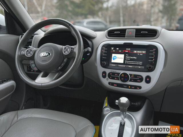 Білий Кіа Soul, об'ємом двигуна 27 л та пробігом 130 тис. км за 8500 $, фото 13 на Automoto.ua
