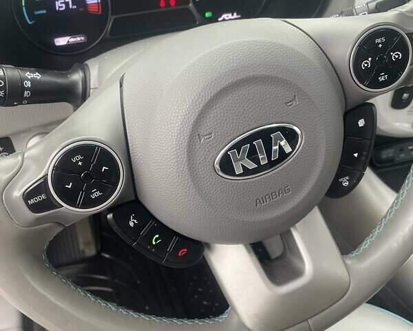 Белый Киа Soul, объемом двигателя 0 л и пробегом 101 тыс. км за 11900 $, фото 11 на Automoto.ua