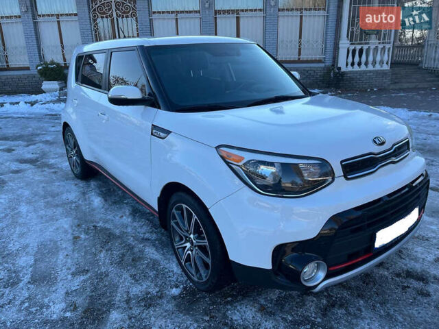 Белый Киа Soul, объемом двигателя 1.6 л и пробегом 37 тыс. км за 11990 $, фото 1 на Automoto.ua