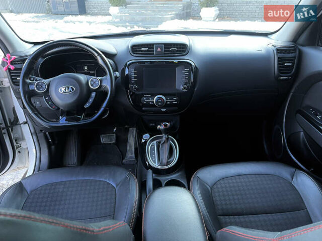 Белый Киа Soul, объемом двигателя 1.6 л и пробегом 37 тыс. км за 11990 $, фото 31 на Automoto.ua