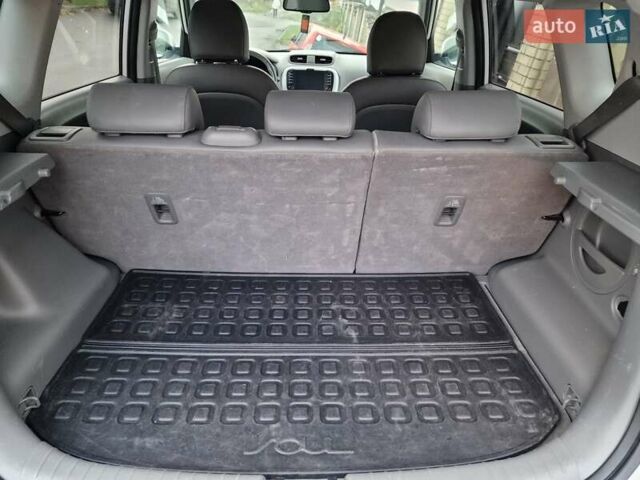 Белый Киа Soul, объемом двигателя 0 л и пробегом 183 тыс. км за 10700 $, фото 12 на Automoto.ua