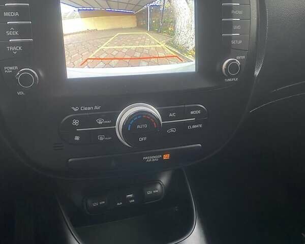 Белый Киа Soul, объемом двигателя 2 л и пробегом 118 тыс. км за 12200 $, фото 3 на Automoto.ua