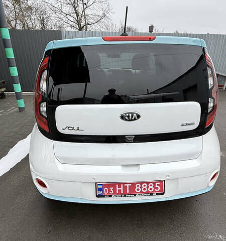 Белый Киа Soul, объемом двигателя 0 л и пробегом 172 тыс. км за 5850 $, фото 13 на Automoto.ua