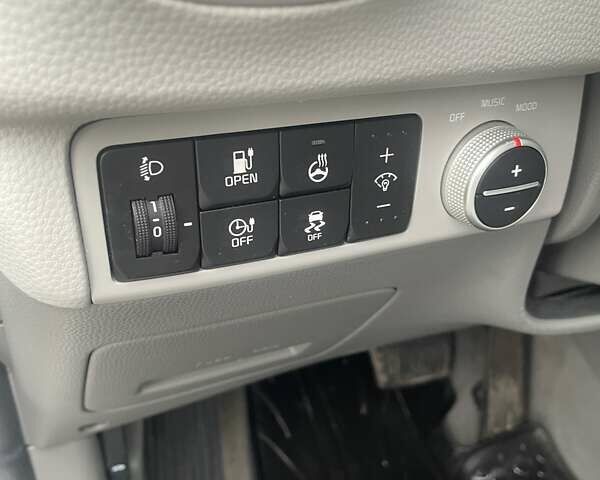 Белый Киа Soul, объемом двигателя 0 л и пробегом 101 тыс. км за 11900 $, фото 12 на Automoto.ua