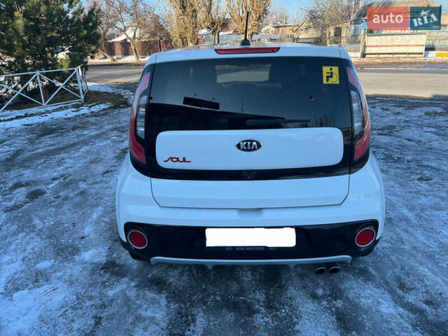 Белый Киа Soul, объемом двигателя 1.6 л и пробегом 37 тыс. км за 11990 $, фото 3 на Automoto.ua