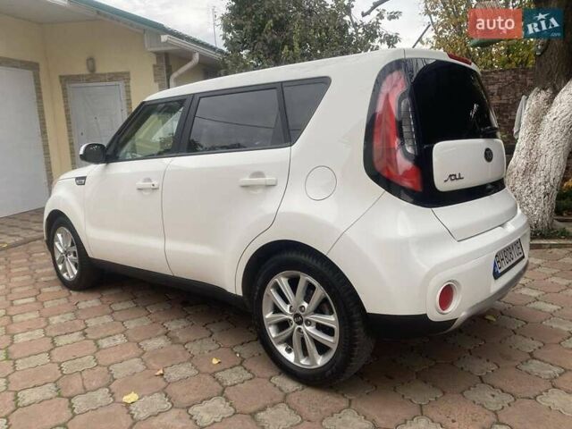 Белый Киа Soul, объемом двигателя 2 л и пробегом 118 тыс. км за 12200 $, фото 22 на Automoto.ua