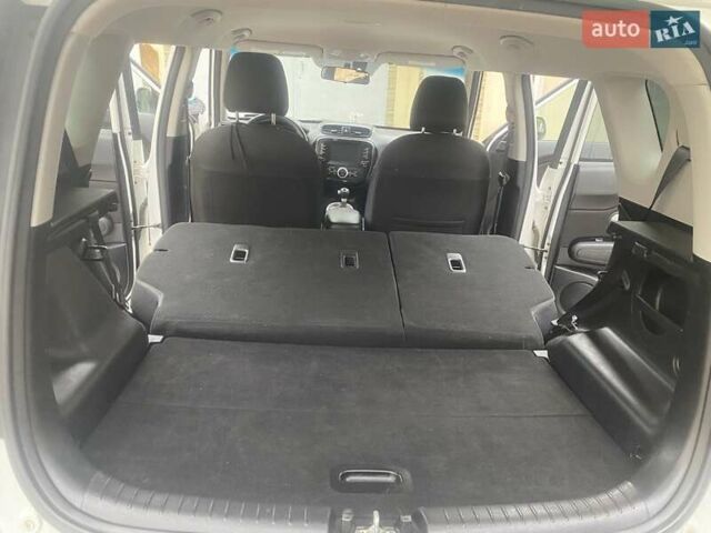 Белый Киа Soul, объемом двигателя 2 л и пробегом 118 тыс. км за 12200 $, фото 7 на Automoto.ua